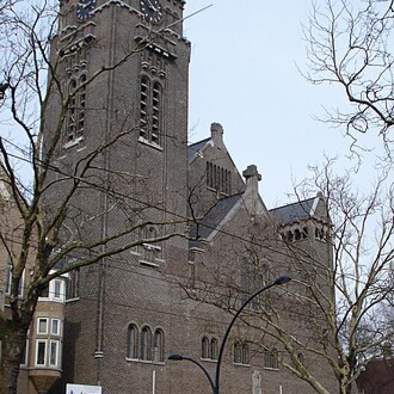 Rotterdam_mathenesserlaan_kathedraal (1)